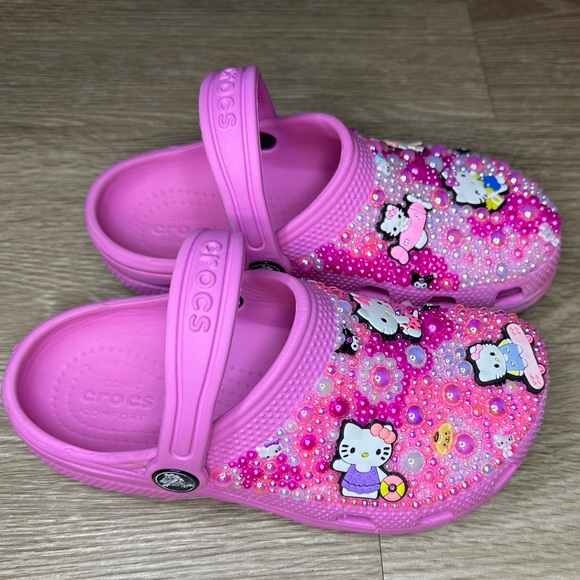 Hello Kitty Custom Crocs - Picture 4 of 6